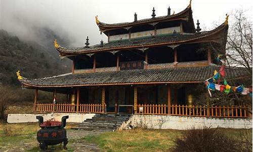 九寨沟黄龙寺风景区_九寨沟黄龙寺风景区七律