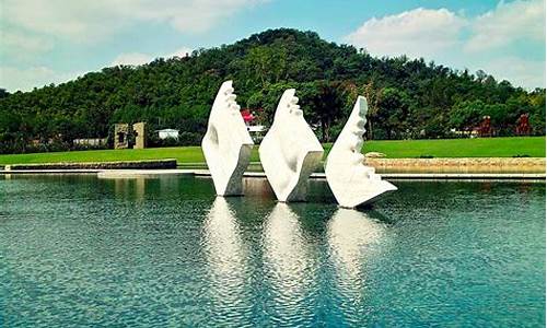 上海月湖雕塑公园门票多少钱_上海月湖雕塑公园门票多少钱65岁可免票吗?