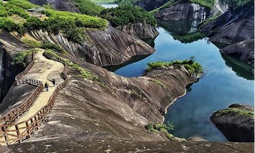 湖南旅游攻略景点必去路线安排_湖南旅游攻略景点必去路线安排最新